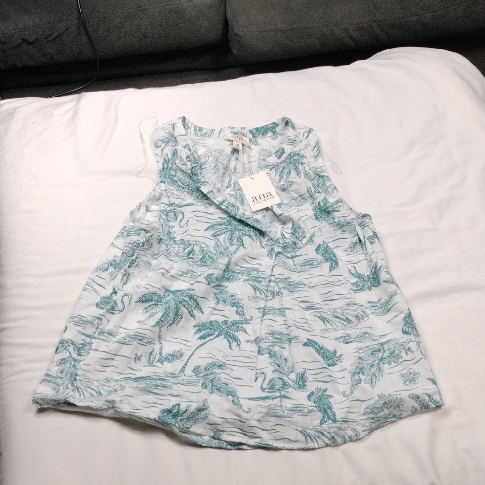 NWT A.N.A Womens Sleeveless V Neck Top Size Medium